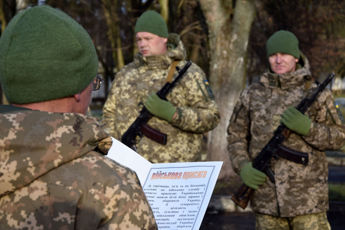 Збирав документи, щоб стати прикордонником, а «мобілізували» на вулиці: історія вчителя з Волині