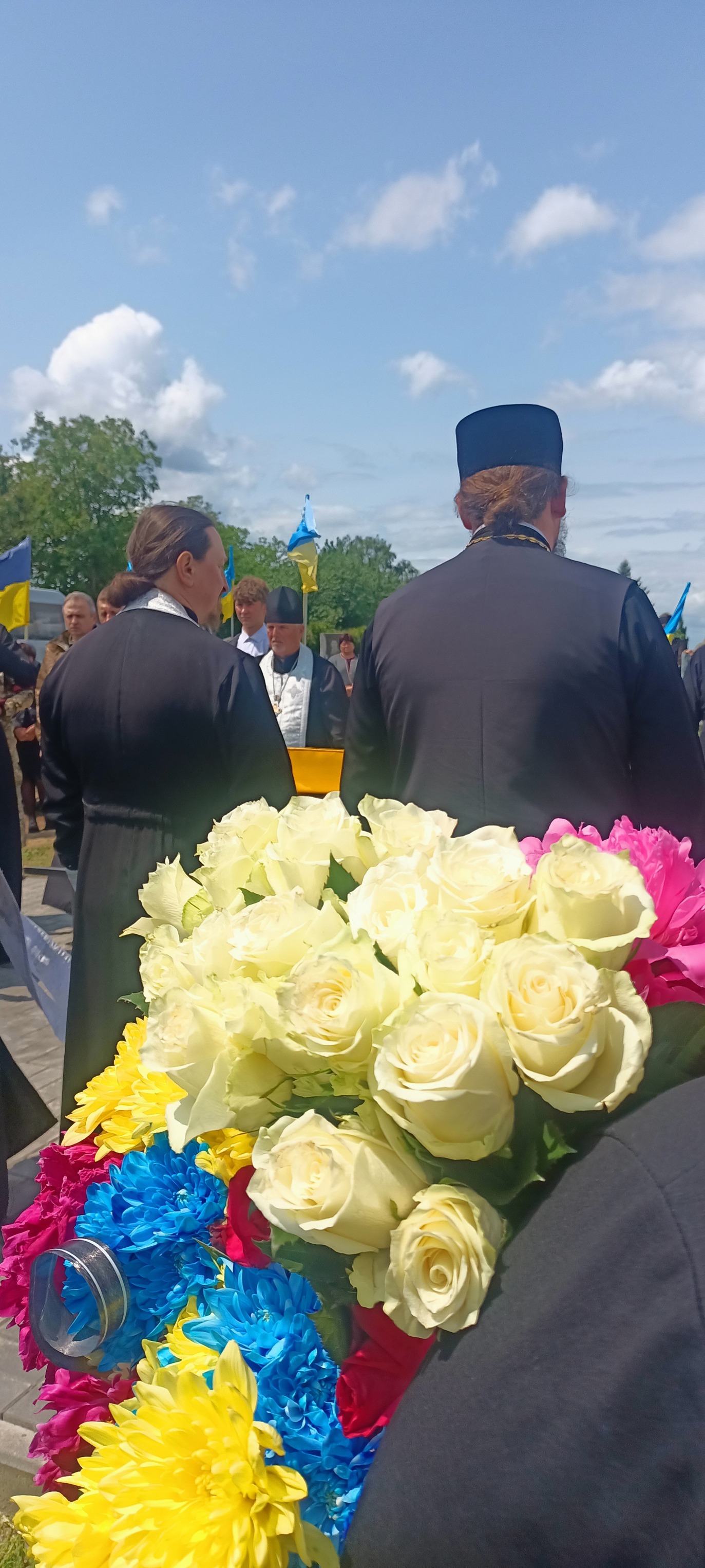 Молоде життя обірвала жорстока війна у віці 28 років: у Луцькому районі попрощалися з Героєм Артемом Мулявкою