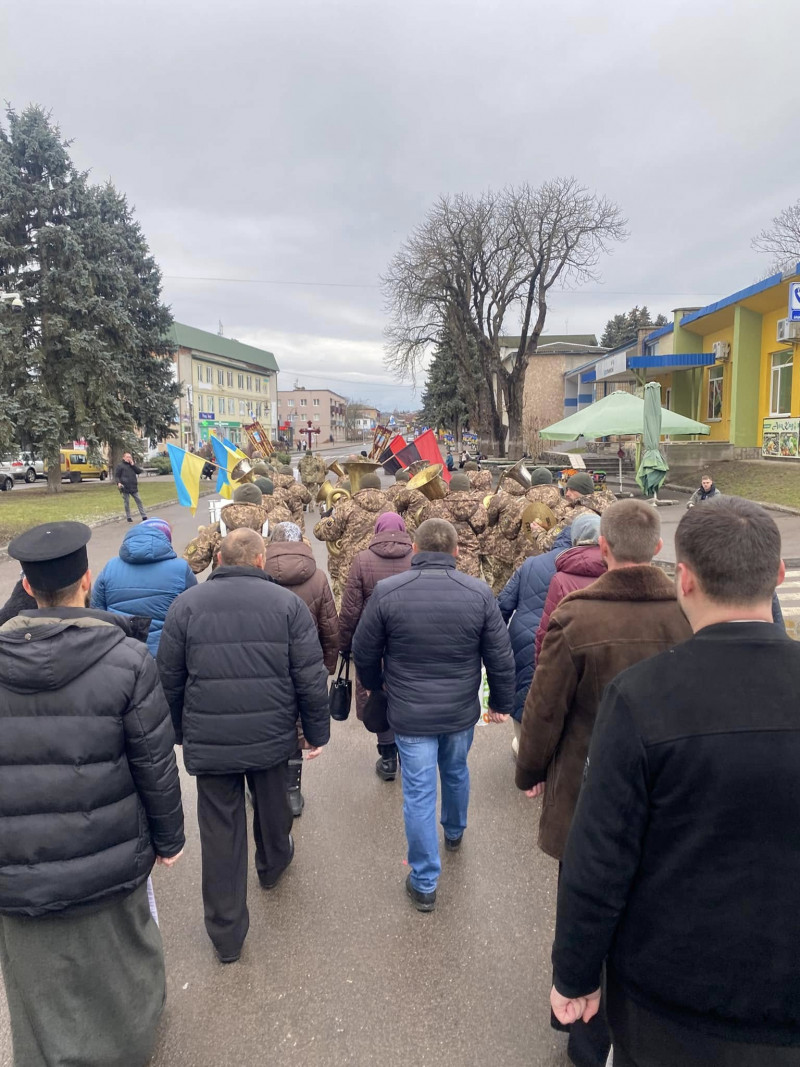 Понад рік вважався зниклим безвісти: У Луцькому районі попрощалися з Героєм Олександром Юрчуком