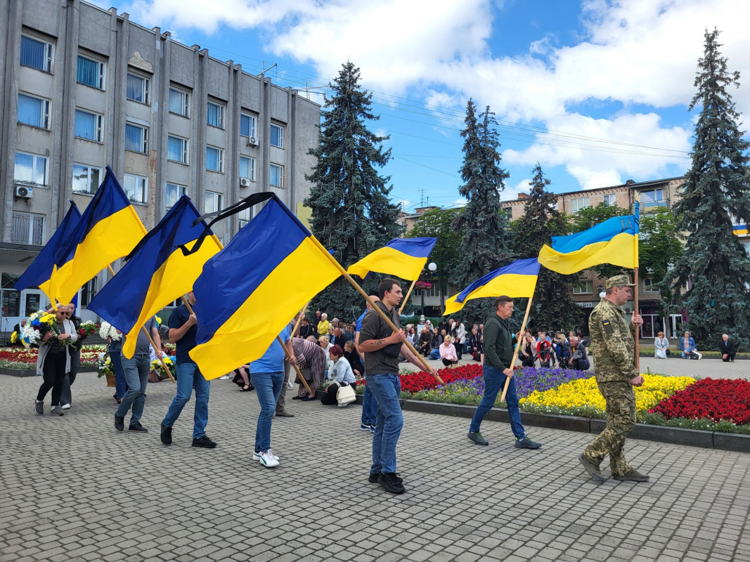 Надію родини змінила страшна звістка: на Волині попрощалися з Героєм Віктором Дорощуком, який довгий час вважався зниклим безвісти