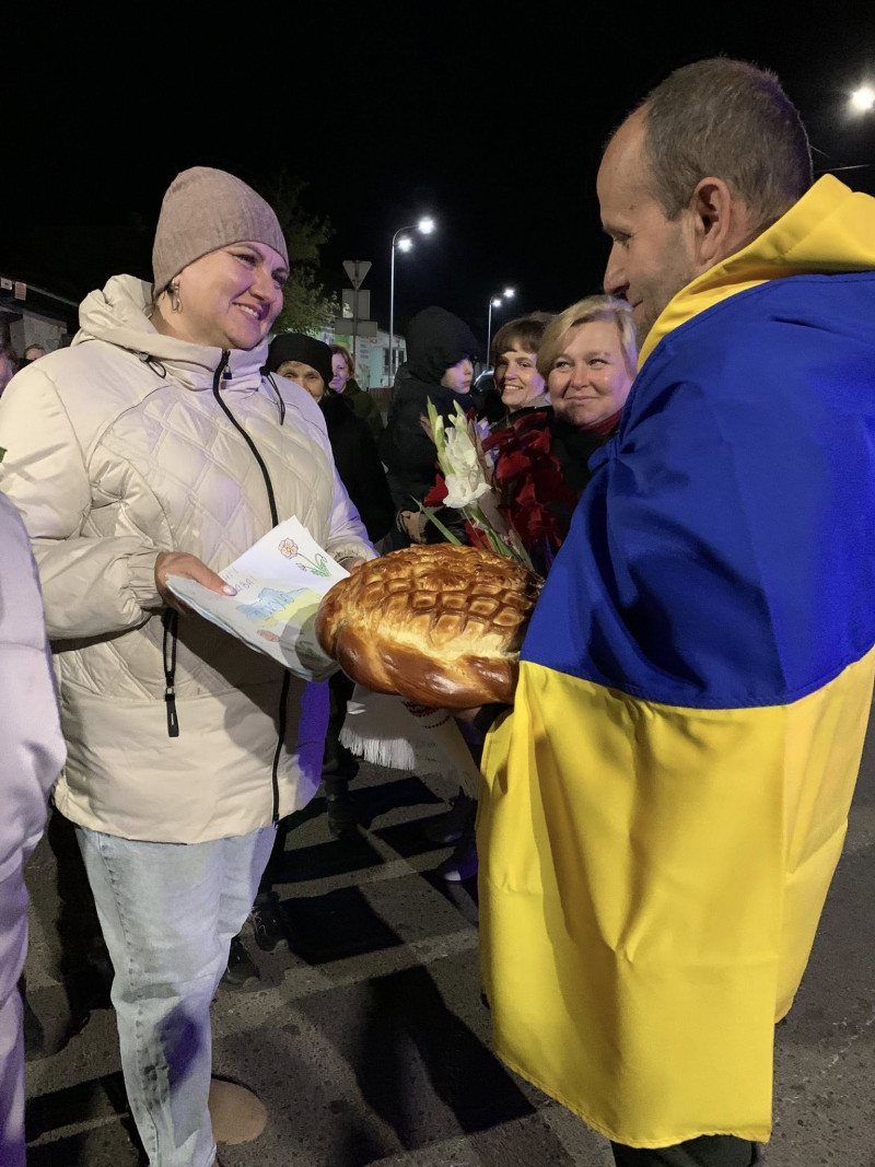 Після довгих місяців полону додому на Волинь повернувся захисник Василь Кулачук
