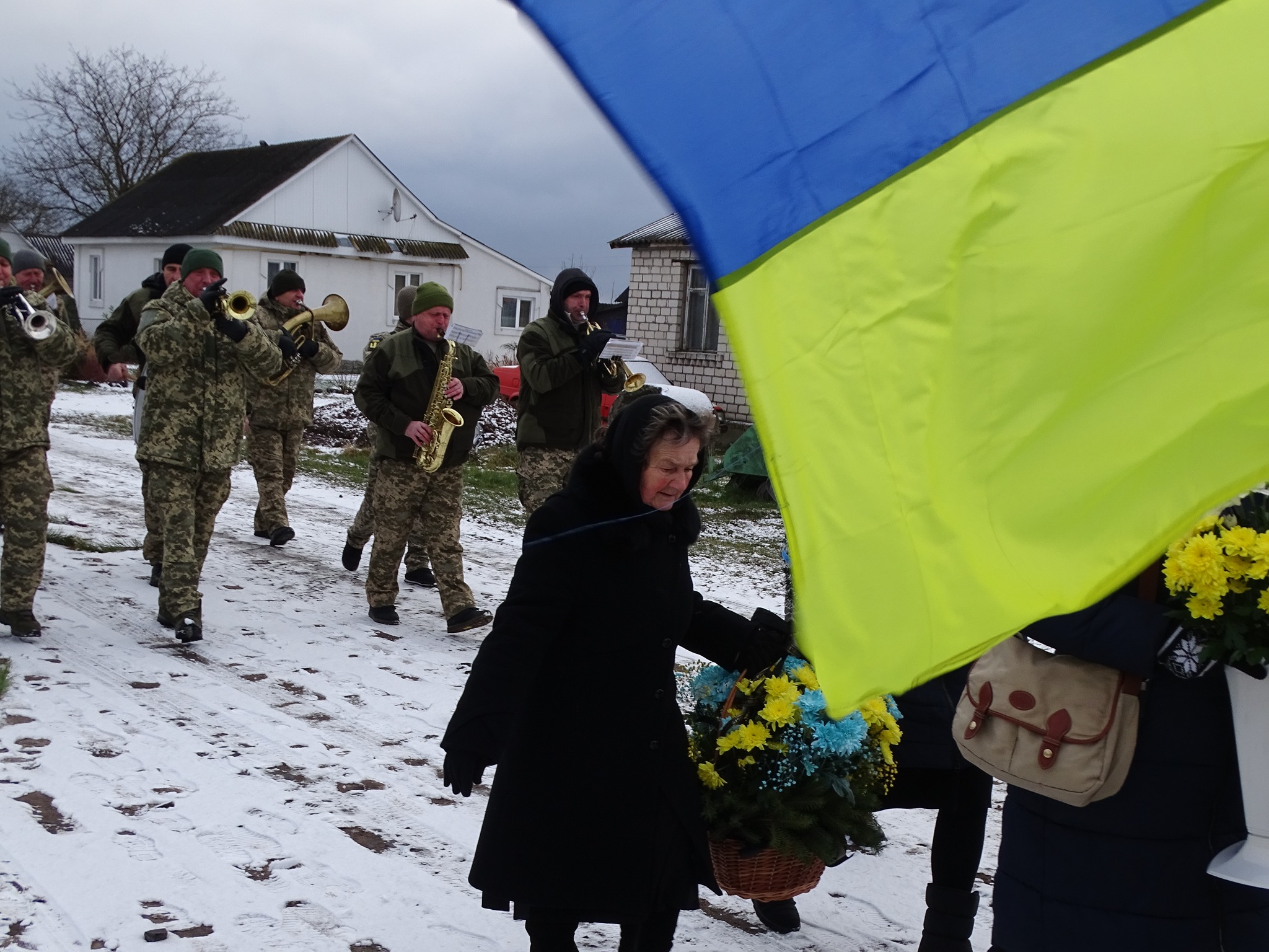 Боронив рідну землю упродовж двадцяти місяців: на Волині в останню земну дорогу провели Ігоря Корицького