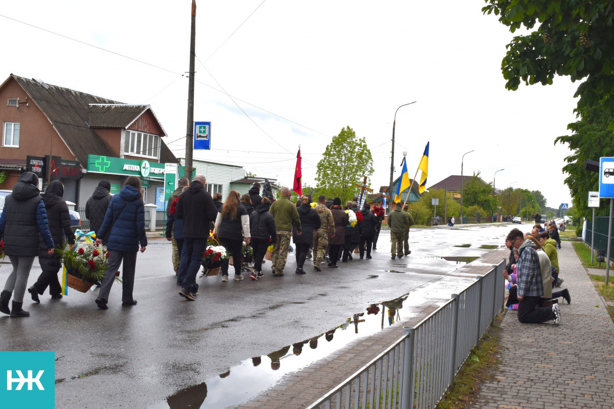 Мав святкувати весілля – натомість його провели в останню путь: на Волині попрощались з Героєм Владиславом Зуськом