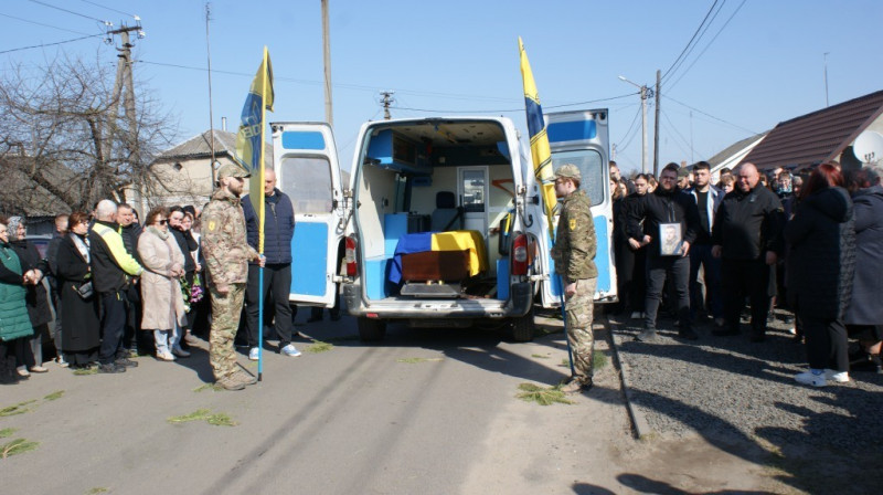 У громаді на Волині попрощалися із 23-річним розвідником «Азова» Назаром Поліщуком