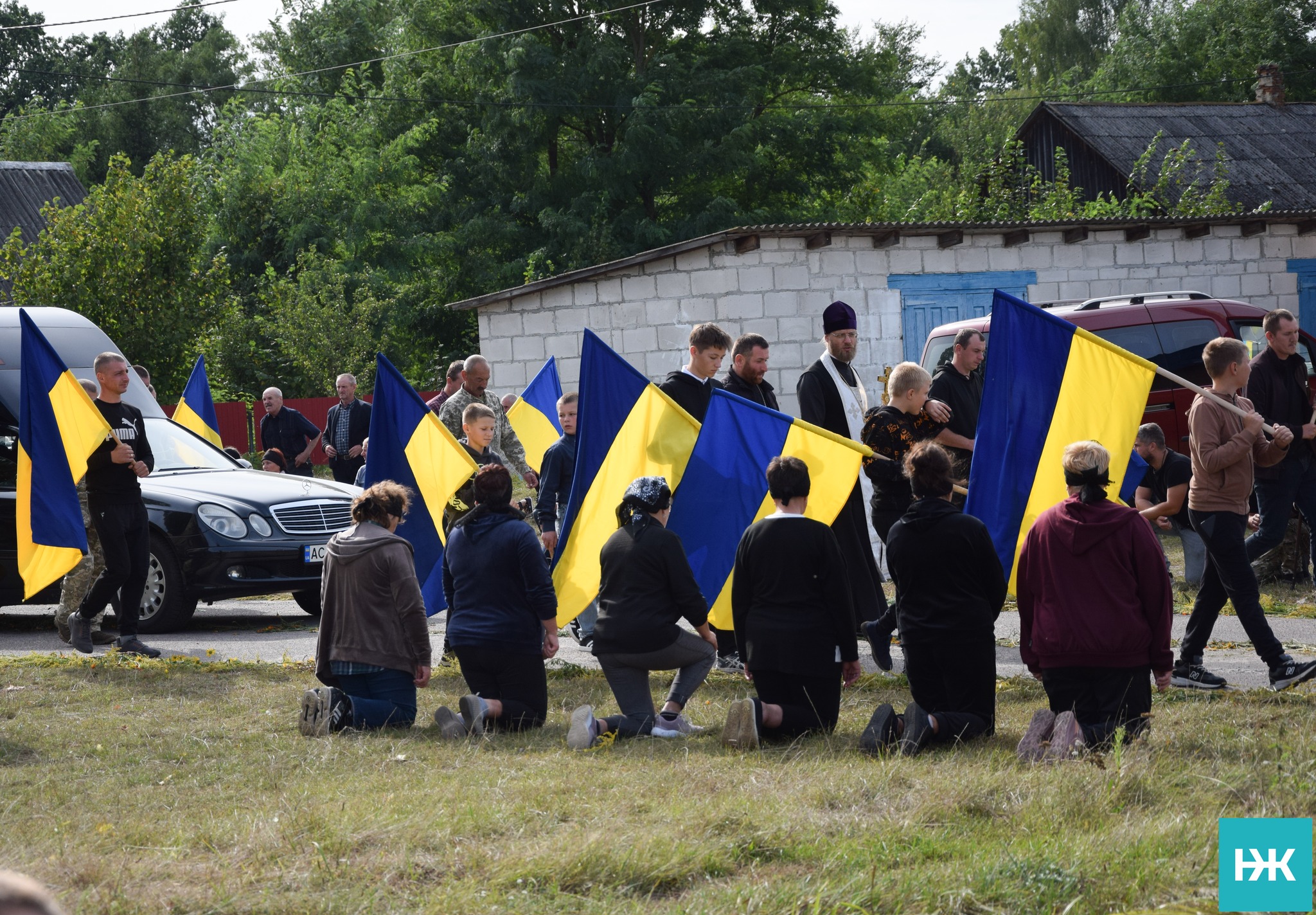 Довгою була дорога додому, бо тривалий час вважався зниклим безвісти: на Волині в останню путь провели воїна Олександра Диня