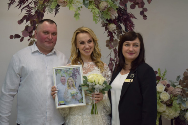 У «дзеркальну» дату в Луцьку одружилося сім пар