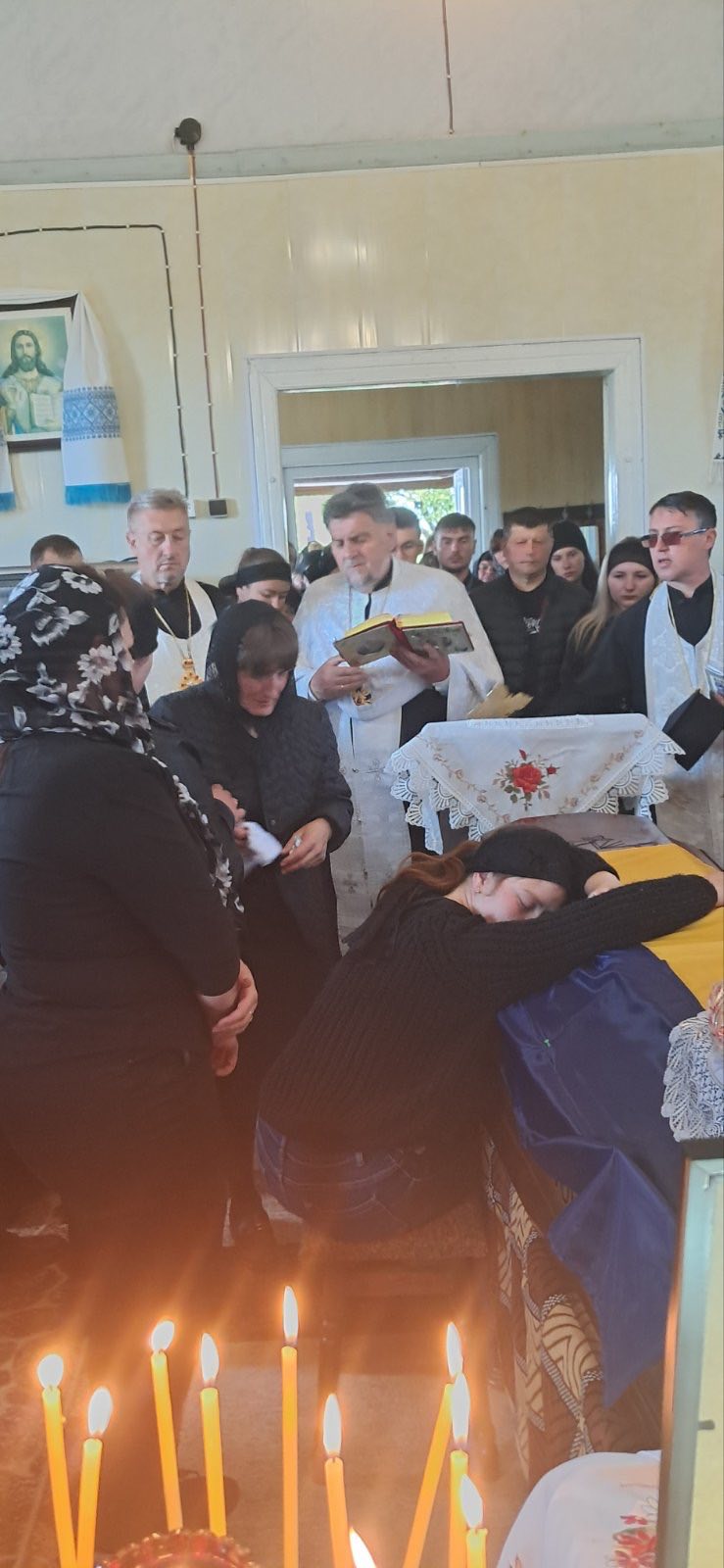 Безстрашно вибивав окупантів з української землі: на Волині поховали молодого Героя Романа Возняка