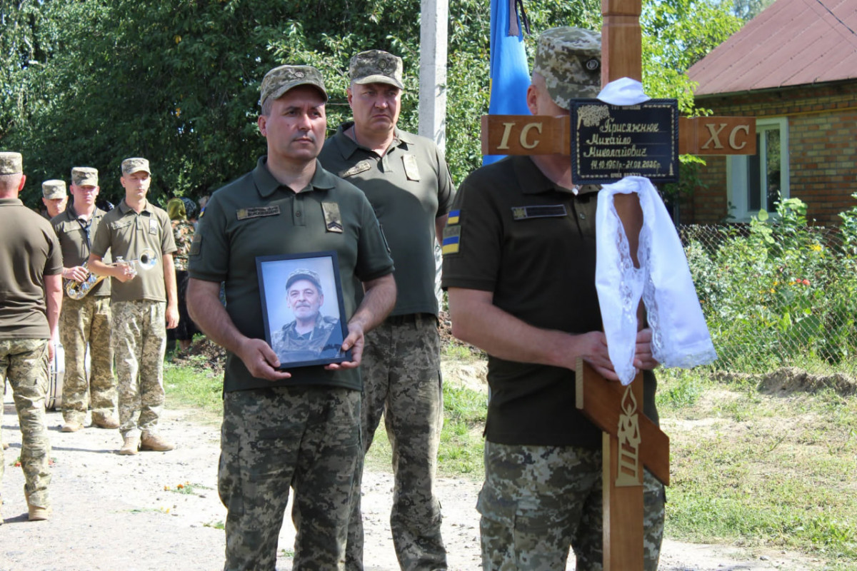 «Він ніколи не жалівся»: волиняни попрощалися із захисником Михайлом Присяжнюком