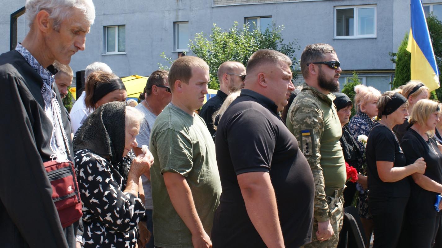 «За його голову окупанти обіцяли винагороду»: на Волині попрощалися з легендарним розвідником Віктором Зенцом