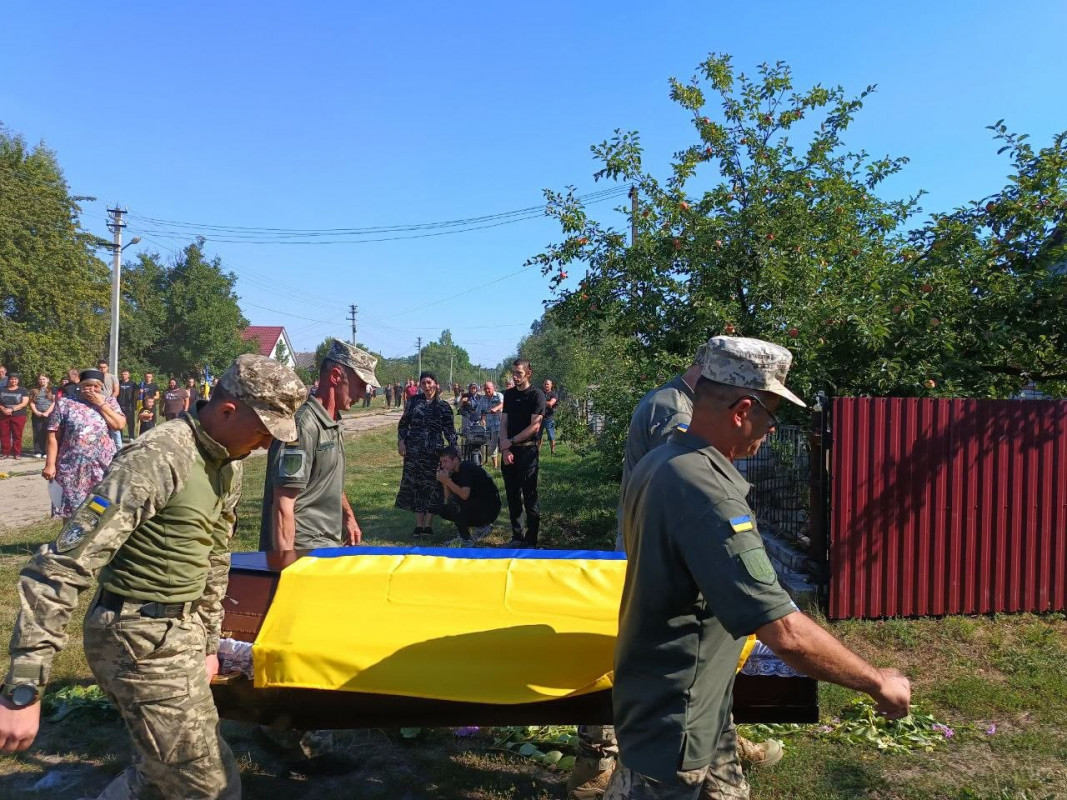 Громада на Волині попрощалася одразу з двома Героями: в останню путь провели Юрія Джуля та Василя Шилюка