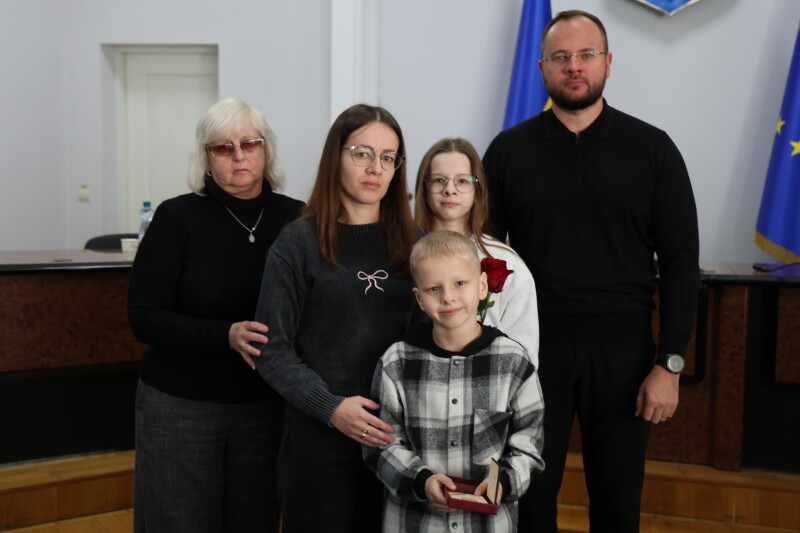 У Луцьку родинам загиблих воїнів вручили державні нагороди