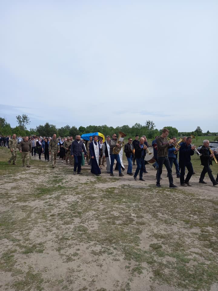 Загинув понад 2 місяці тому: на Волині поховали 24-річного Героя Владислава Богомаза. Фото