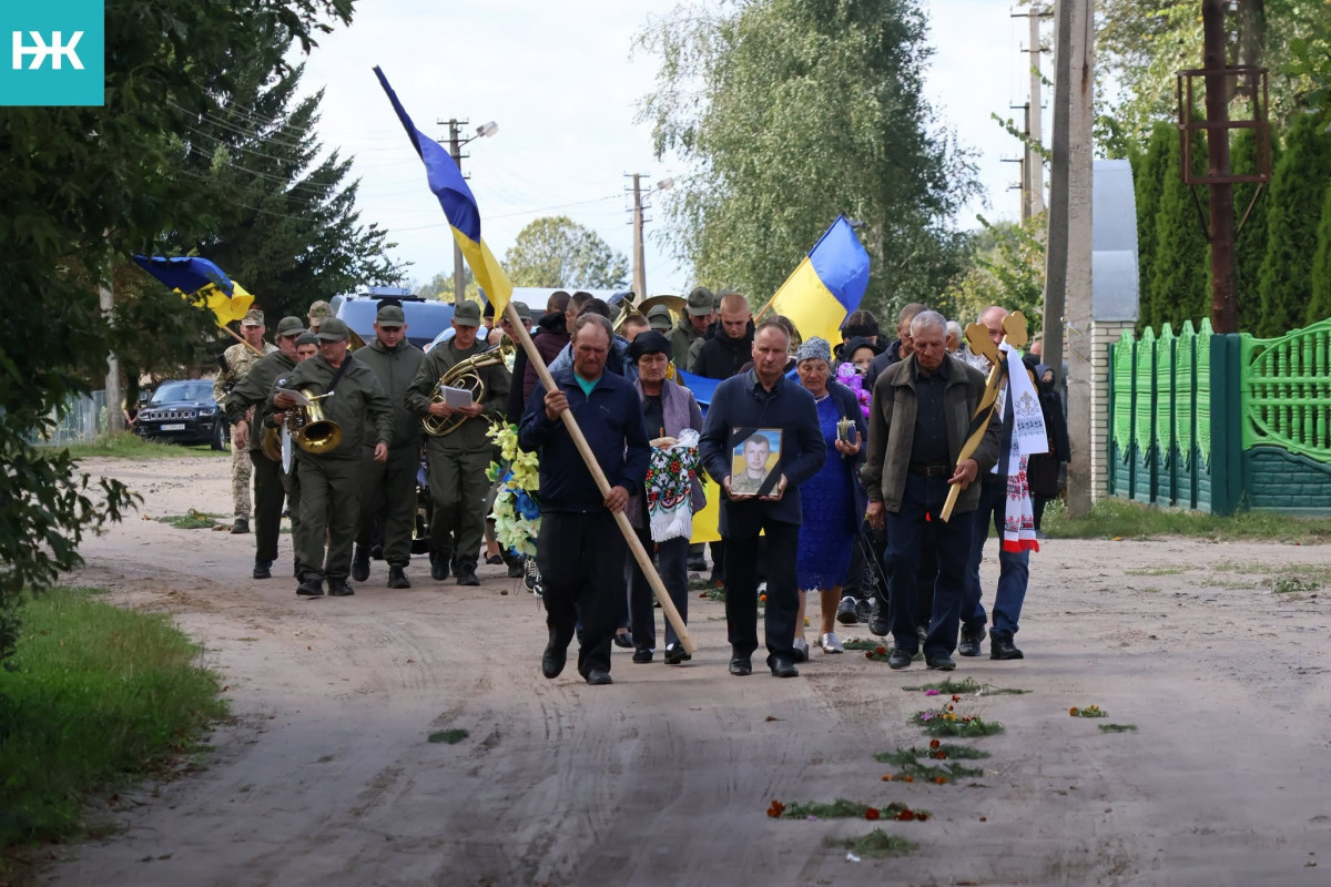 У громаді на Волині попрощалися із загиблим на Сумщині захисником Володимиром Хвесиком