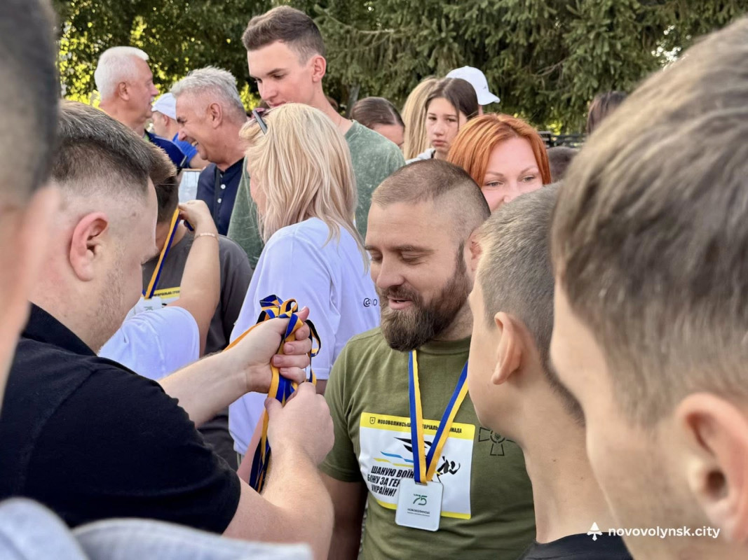 «Шаную воїнів, біжу за героїв України»: у місті на Волині на благодійному заході зібрали гроші для ЗСУ