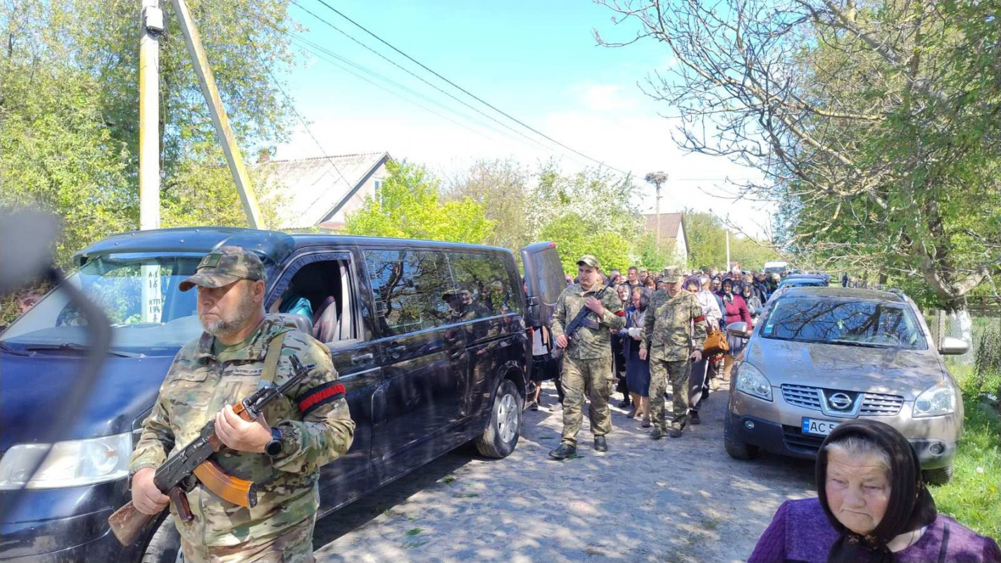 Навіки 33: на Волині в останню земну дорогу провели Героя Антона Пугача