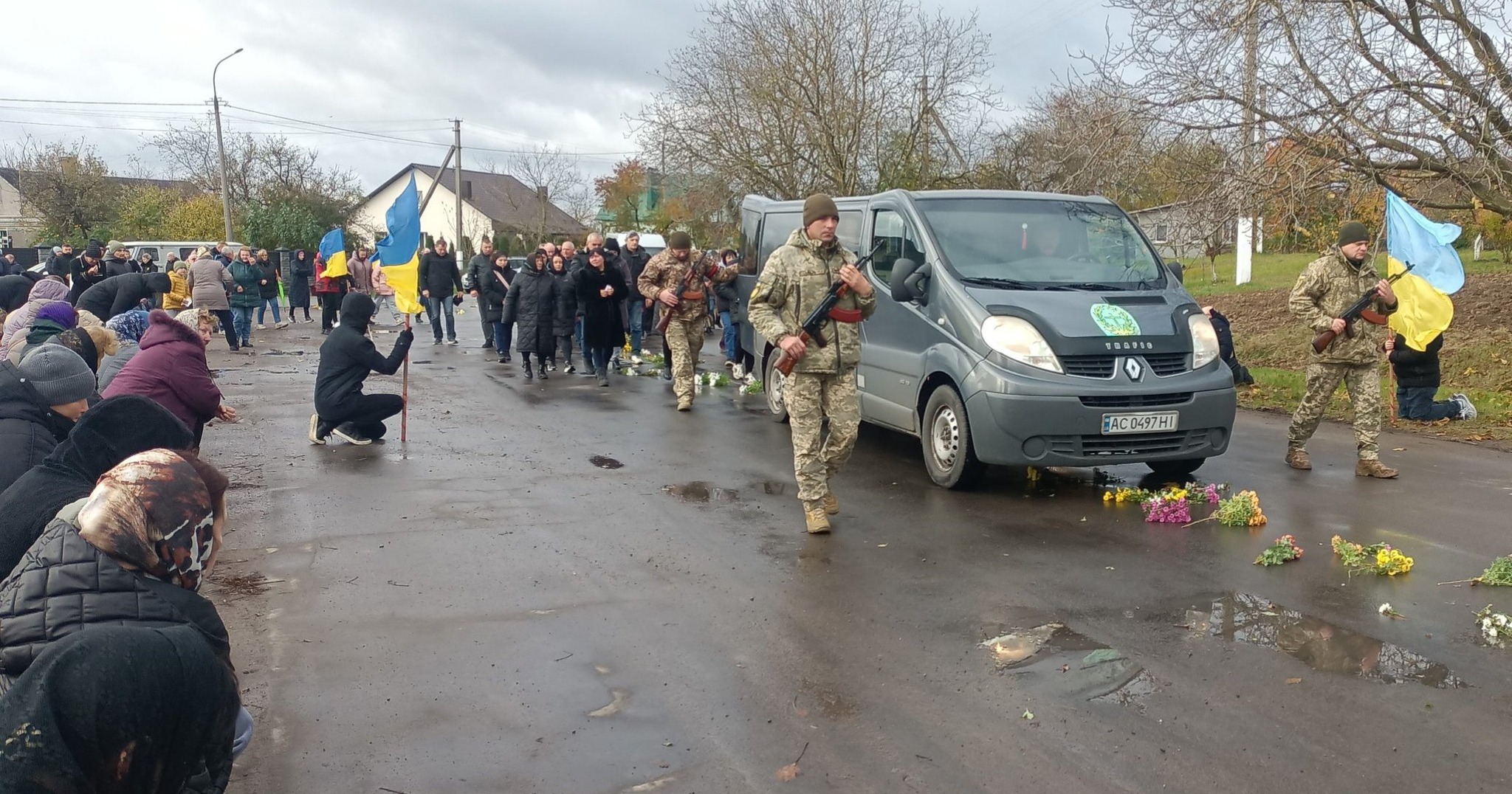 У Луцькому районі попрощалися з Героєм Сергієм Кухарчуком, який понад чотири місяці вважався зниклим безвісти
