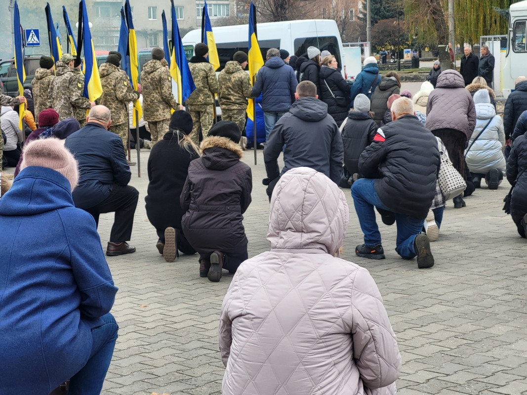 Заповів поховати на Волині і поставити на могилі козацький хрест: провели в останню путь Героя Сергія Голядинця