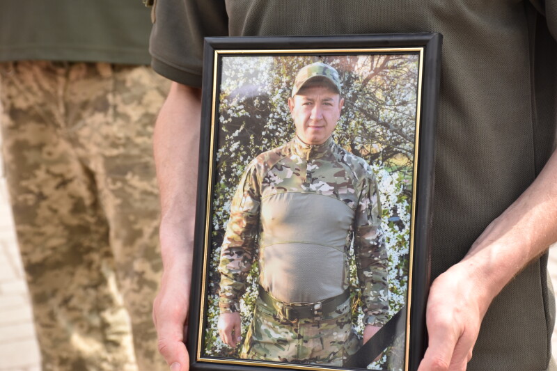 Повернувся «на щиті» через рік після загибелі: у Луцьку в останню дорогу провели Героя Володимира Андрійчука
