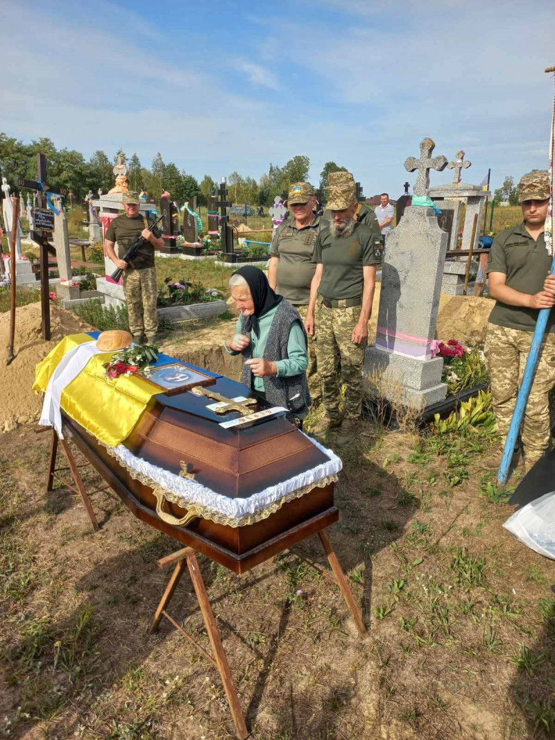 Майже дев’ять місяців чекали звістки: на Волині попрощалися із загиблим воїном Іваном Михалевичем