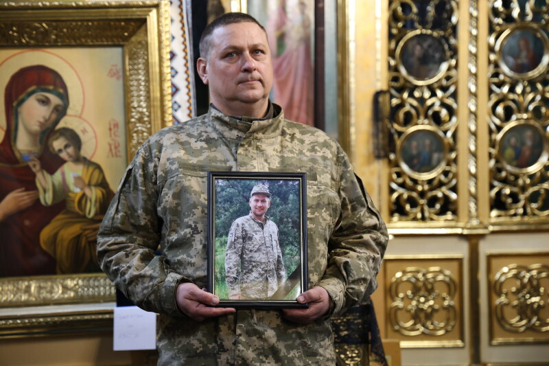 Загинув понад півтора року тому: у Луцькій громаді попрощалися з полеглим Героєм Іваном Матвіюком