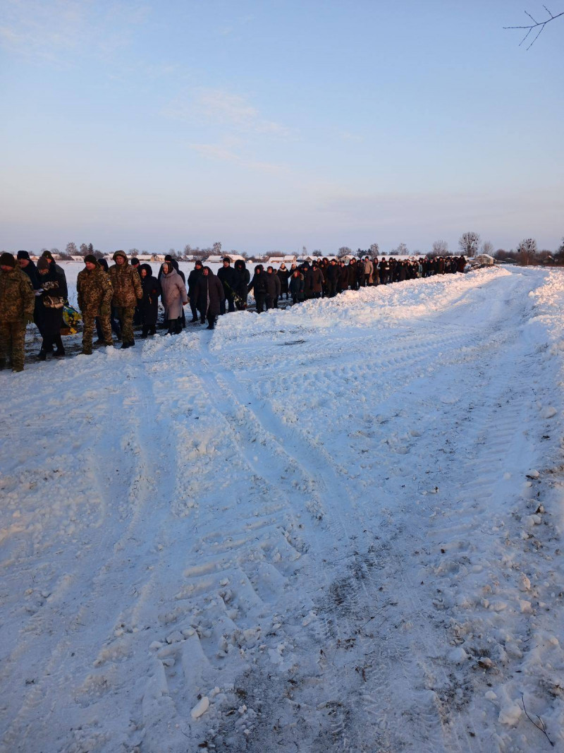 Приїхав у відпустку і серце зупинилося уві сні: на Волині поховали молодого захисника Ігоря Трохимчука