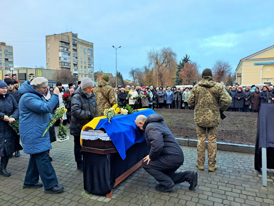 Упродовж 13 місяців його доля залишалася невідомою: на Волині поховали Героя Романа Лайтара