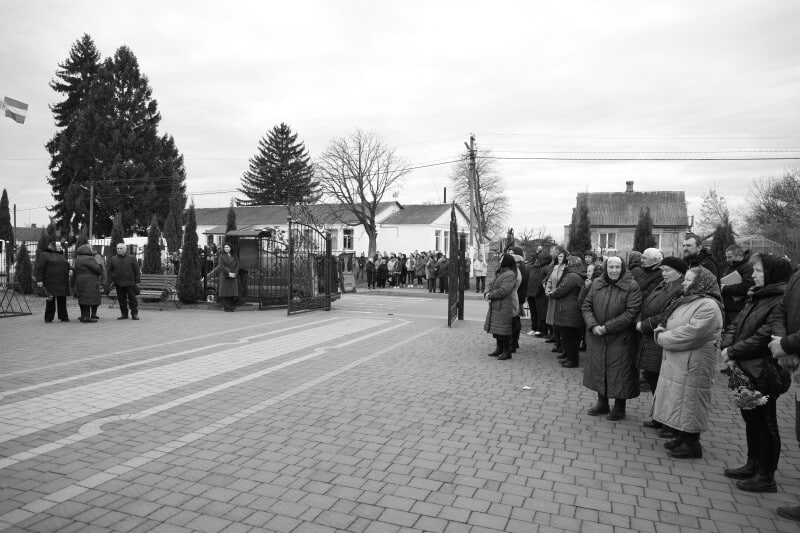 Загинув у бою на Донеччині: неподалік Луцька в останню дорогу провели військовослужбовця Святослава Каразію