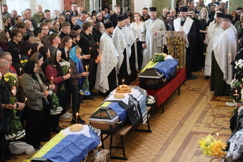 У Луцьку попрощалися з трьома Героями, які загинули тривалий час тому