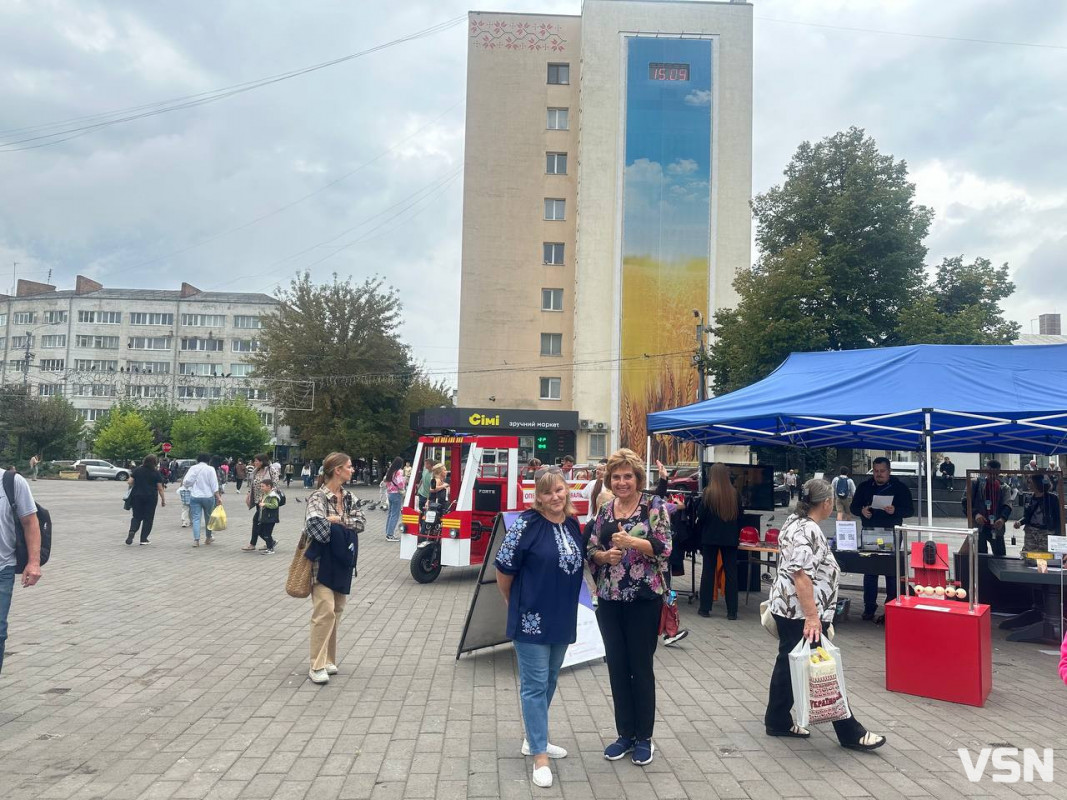 У центрі Луцька - масштабні наукові пікніки. Фото, відео