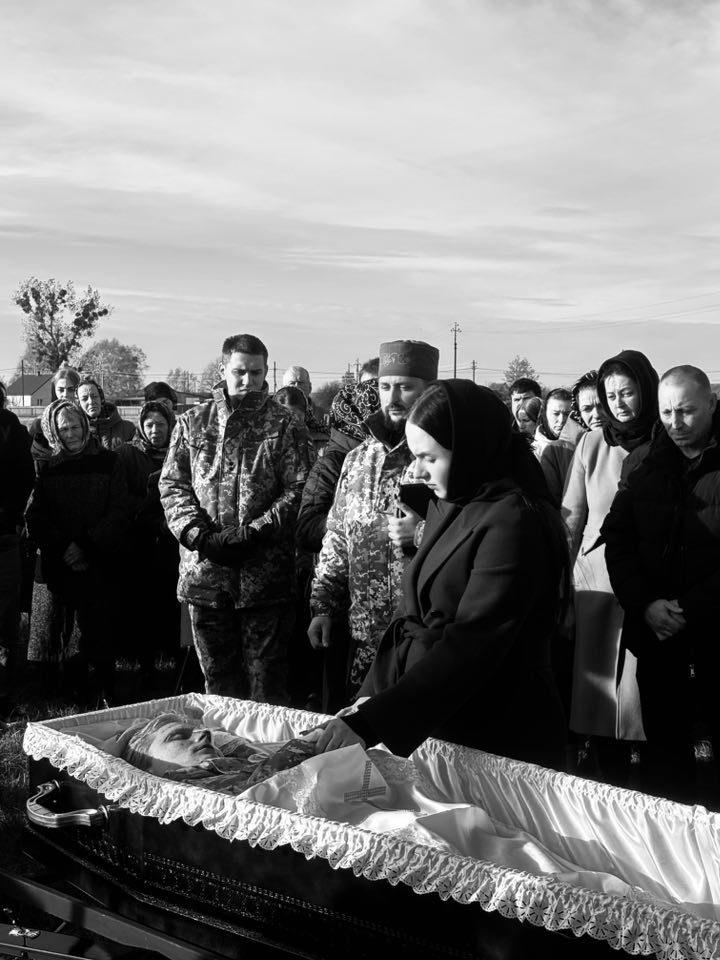 До останнього подиху боронив Україну: на Волині попрощалися із загиблим Героєм Іваном Кіпенем