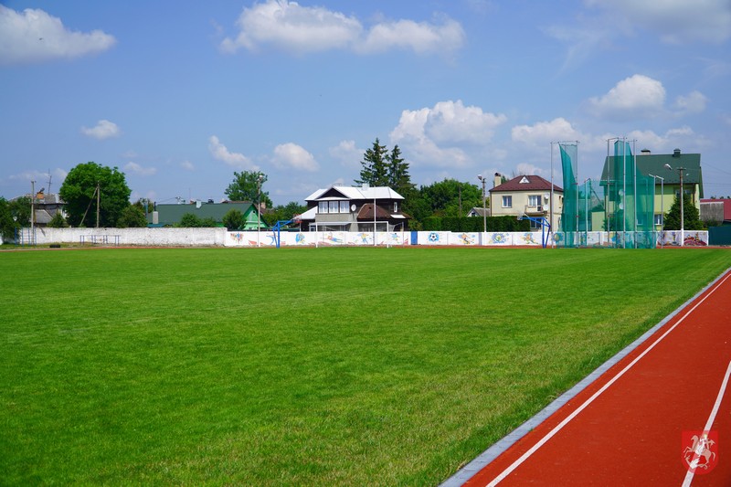 У Володимирі студенти перетворили 30 метровий паркан стадіону на витвір мистецтва