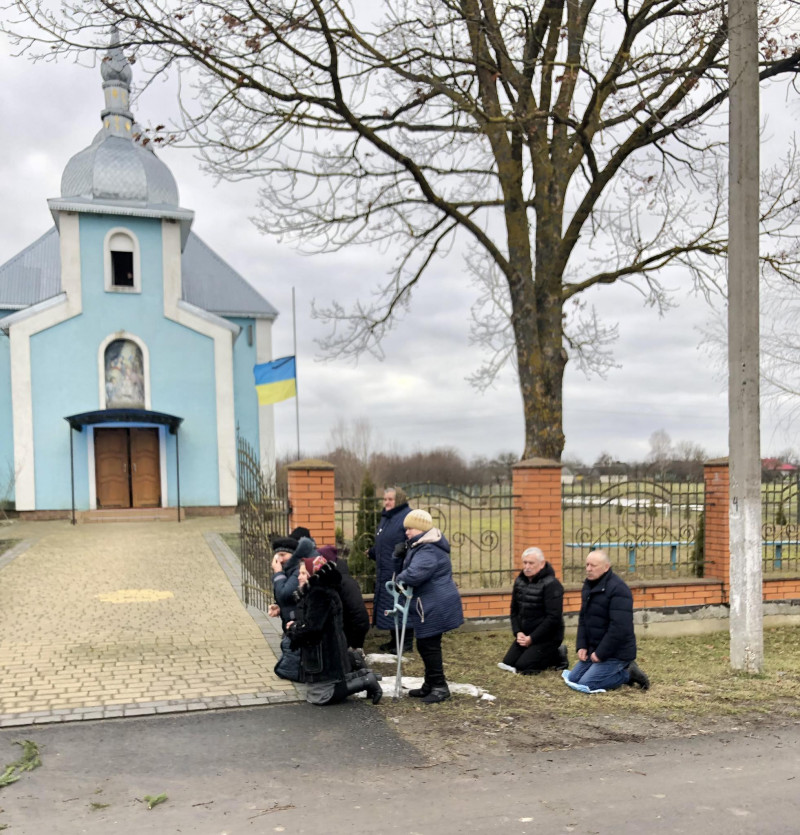 Рано втратив батьків: на Волині попрощалися із молодим Героєм Тарасом Сохацьким