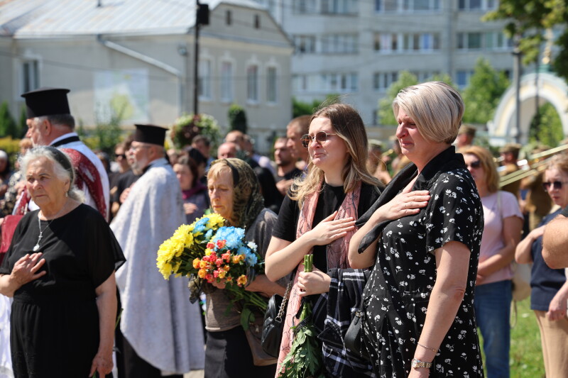 Загинули понад рік тому у Курській області: у Луцьку відбулося прощання з Героями Леонідом Матвійчуком та Олександром Єдинаком