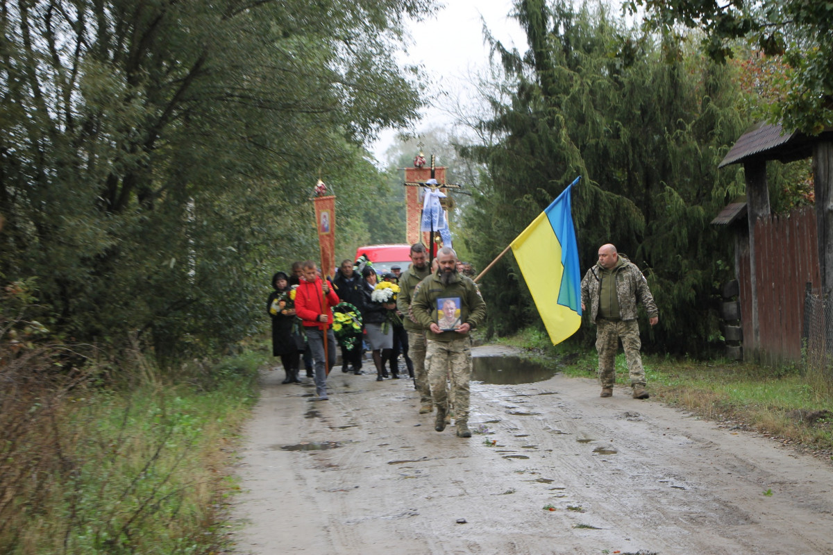 Загинув у полоні: волиняни провели до місця вічного спочинку воїна Ярослава Гарбара