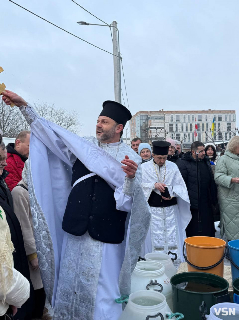 Як у Луцьку освячували воду. Фото