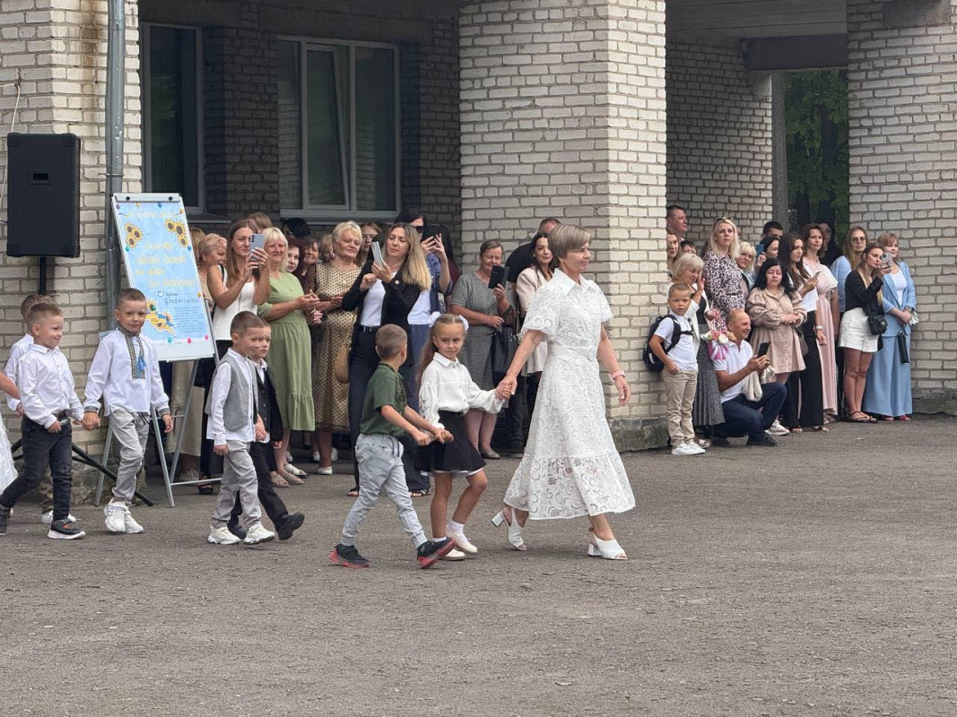 Замість квітів – донат на підтримку ЗСУ: як у Ковельській громаді відзначили День знань