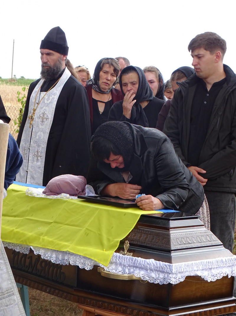Через майже два роки після загибелі на Волині поховали Героя Валерія Кікавського