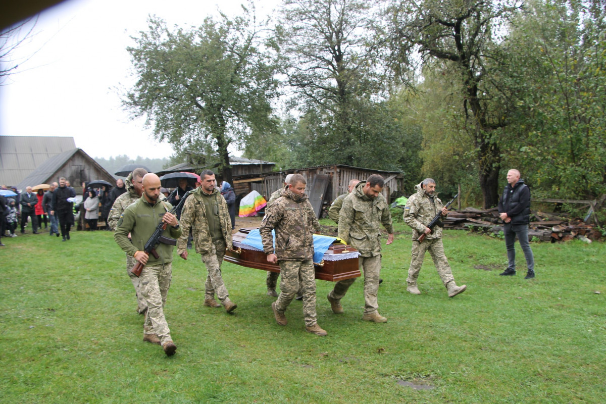 Загинув у полоні: волиняни провели до місця вічного спочинку воїна Ярослава Гарбара