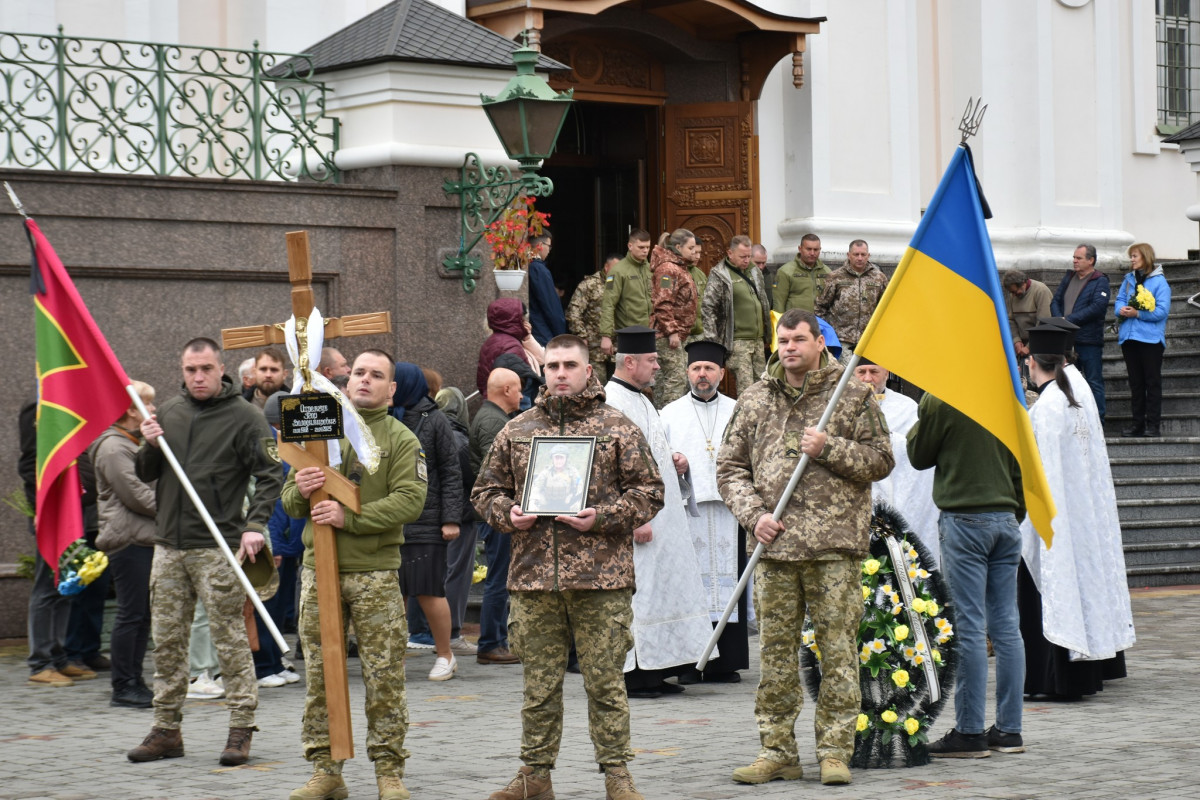 У Луцьку попрощалися з полеглим на фронті Героєм Ігорем Охремчуком