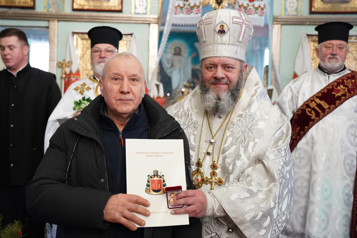 Владика Михаїл очолив празник Михайлівської парафії у Луцьку і нагородив духовенство та парафіян