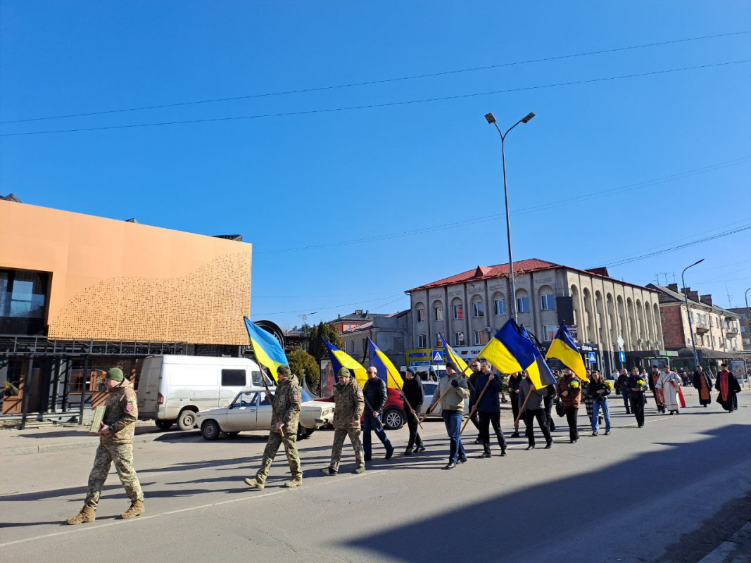 Мав приїхати у відпустку, а повернувся навіки «на щиті»: на Волині попрощалися з Героєм Олександром Маслом