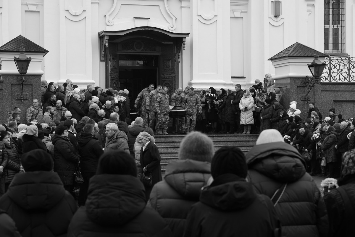 Три прощання в один день: у Луцьку в останню дорогу провели Героїв