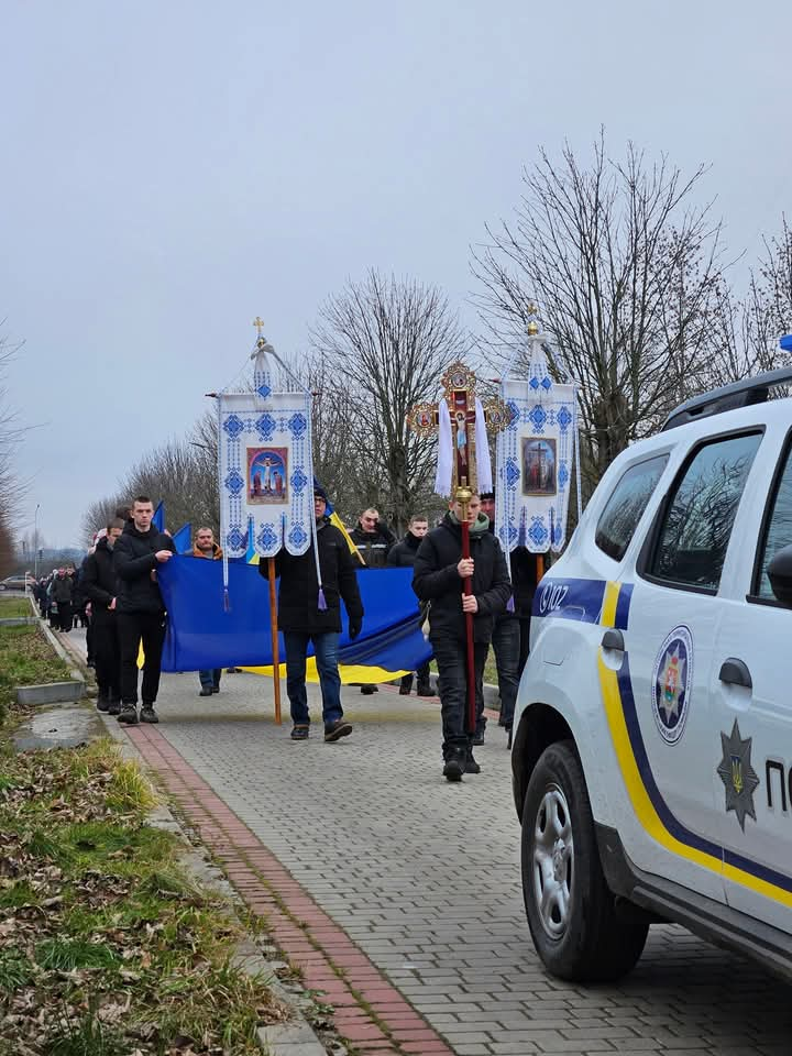 Найменший син ще тільки п'ятикласник: на Волині попрощалися із загиблим Героєм, багатодітним батьком Олександром Музикою