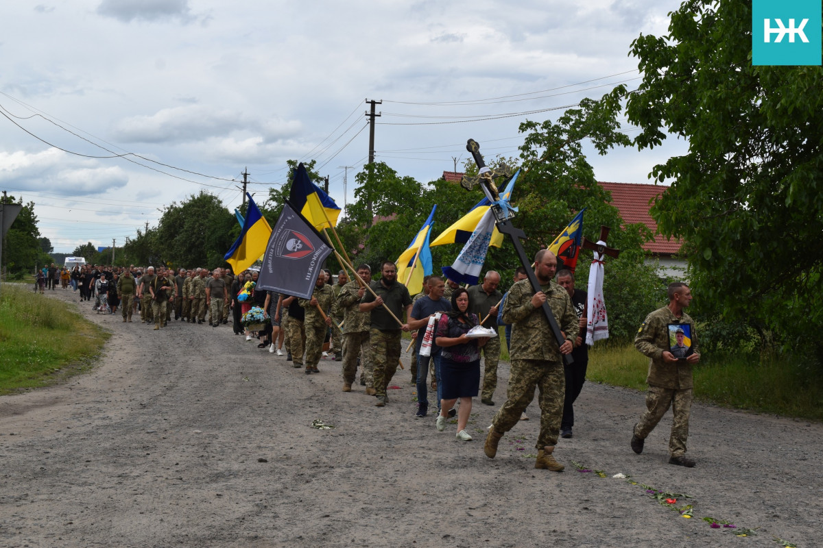 Навіки 22: на Волині усе село вийшло провести у вічність молодого Героя Артема Оласюка