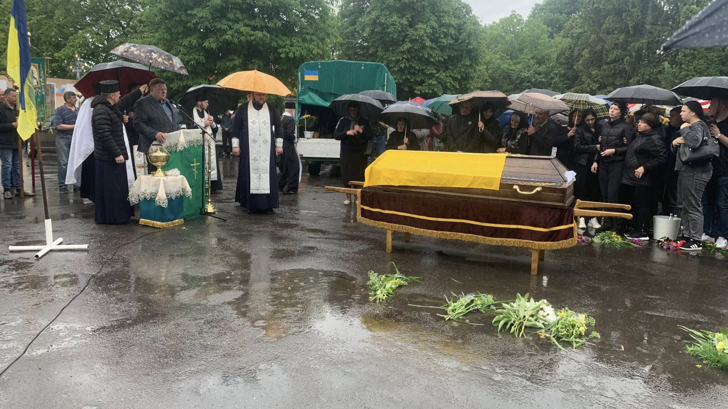 Довго сподівалися, що він живий: на Волині поховали Героя Василя Корінецького, який понад півтора року вважався зниклим безвісти