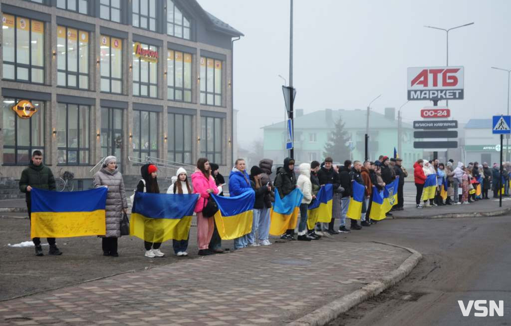 «Для нас – це одна хвилина, для них – Вічність»: у прикордонному місті на Волині вшанували тих, хто загинув від війни