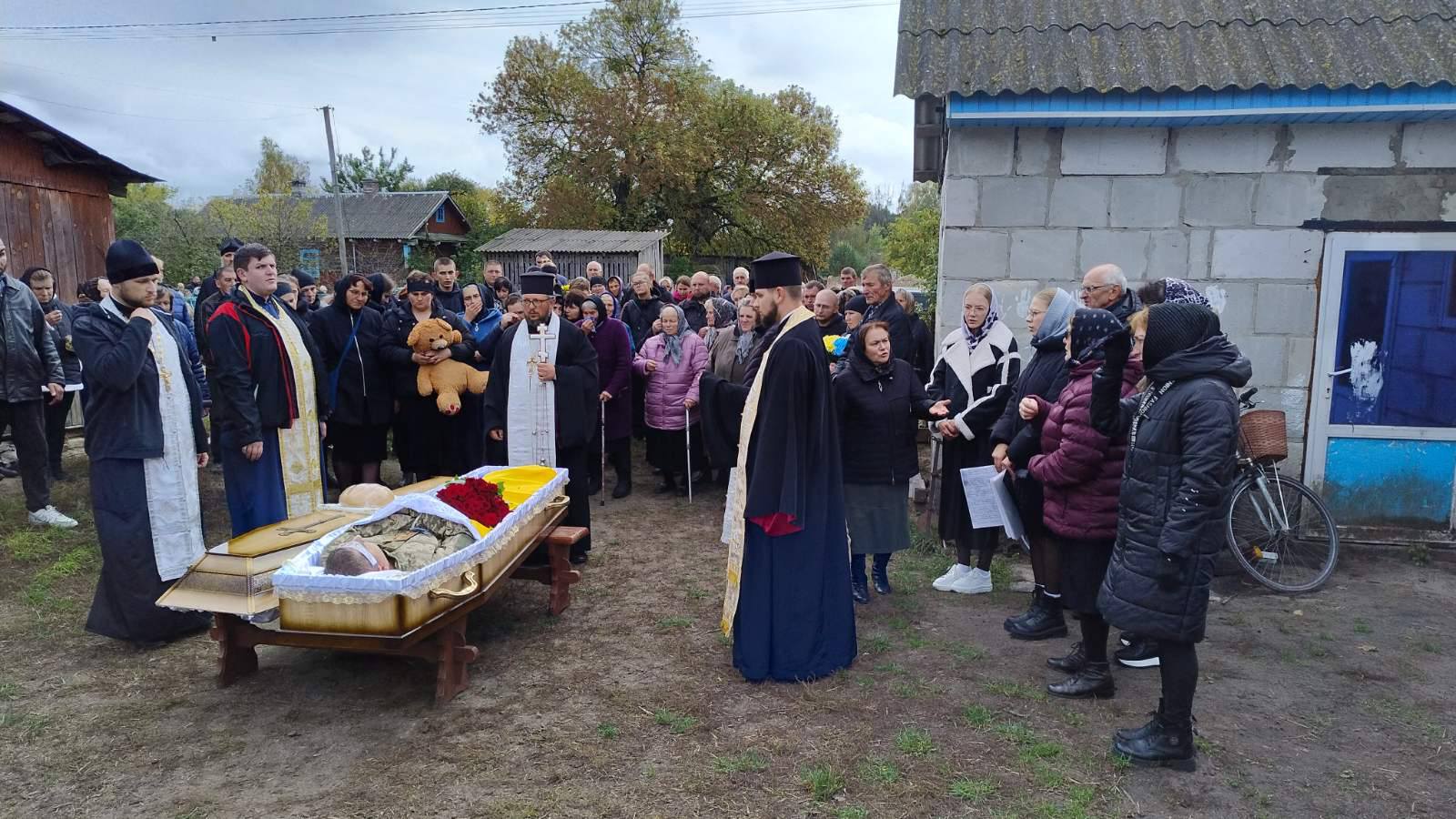Загинув унаслідок ворожого обстрілу: на Волині попрощались з Героєм Іваном Горбачем