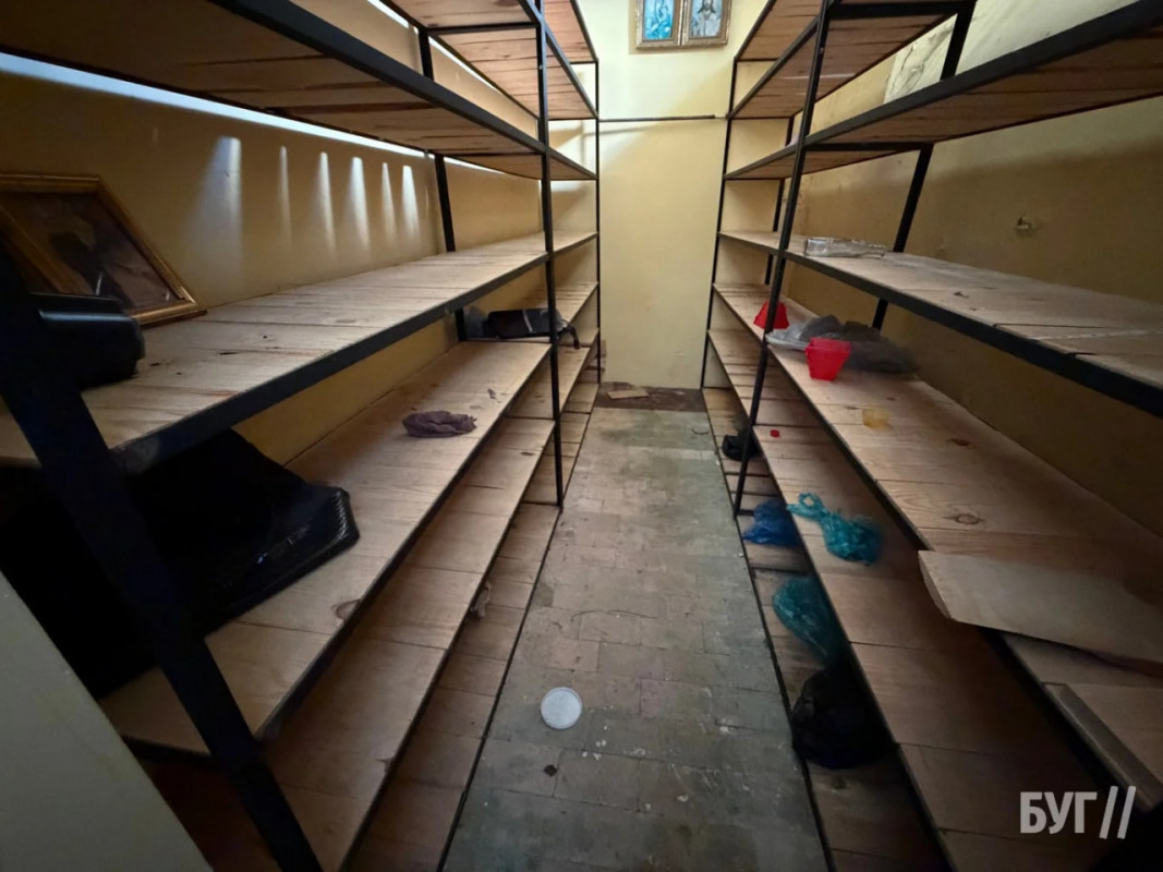 Порожні зали, сміття і зірване майно: що залишила УПЦ МП в Успенському соборі у Володимирі. Фото