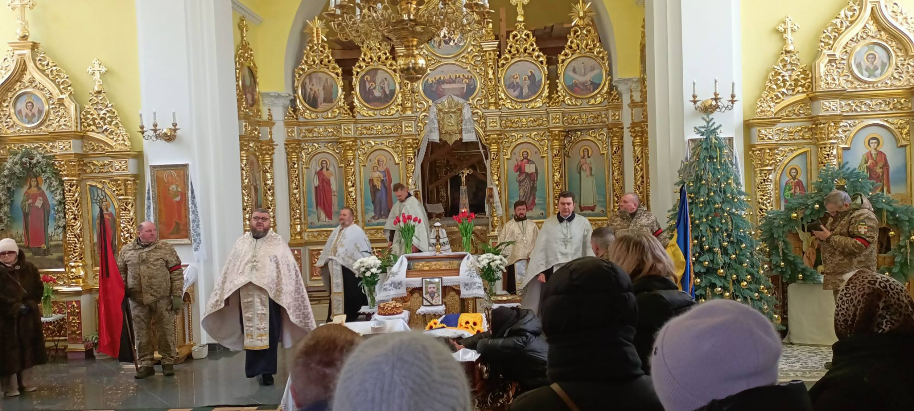 Серце зупинилося під час лікування: на Волині попрощалися з молодим військовослужбовцем Денисом Деркачем