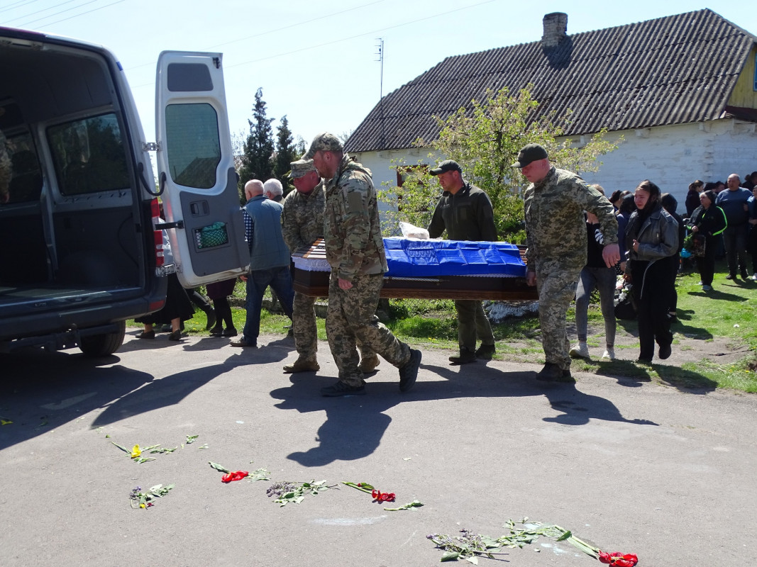 Навіки 32: на Волині попрощались з Героєм Дмитром Євсюком
